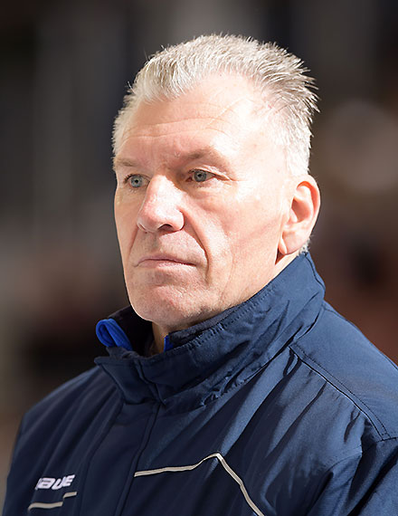 Falken-Trainer Manfred Wolf.