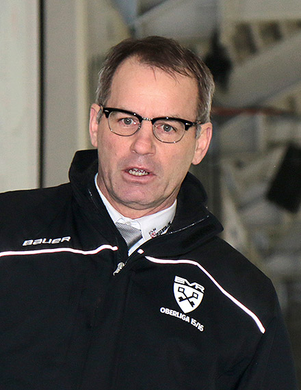Regensburgs Trainer Doug Irwin.