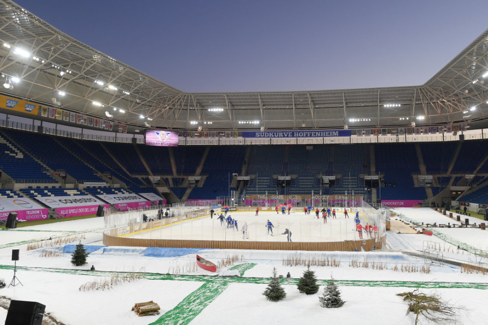 Die Adler Mannheim beim Training auf der Eisflche in Sinsheim.