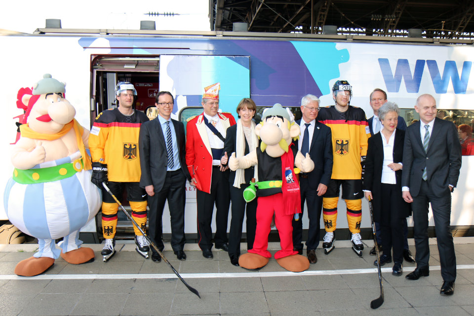 Asterix und Oberlix fuhren mit dem neu gestalteten Thalys-Zug in Kln ein.