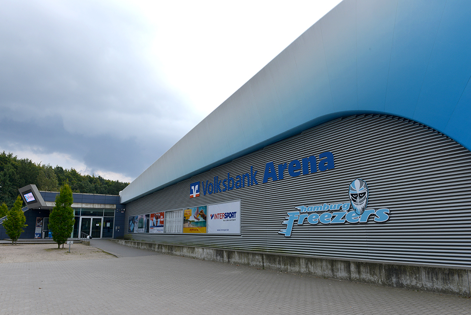 Die q.beyond Arena, frher Volksbank Arena..