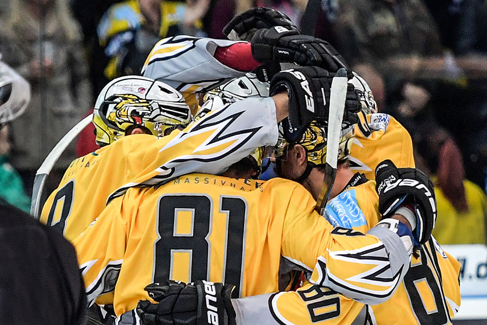 Die Bayreuth Tigers gewannen in Kaufbeuren ihr erstes Auswrtsspiel.