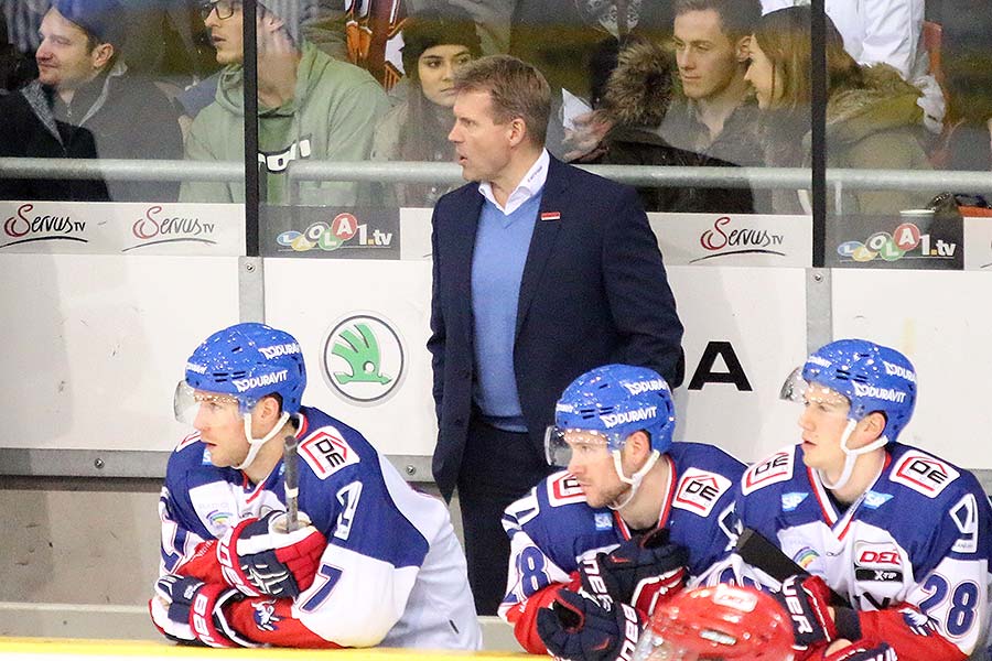 Adler Trainer Geoff Ward feierte den ersten Sieg im neuen Jahr.