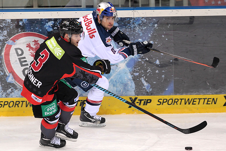 Dsseldorfs Stephan Daschner und Mnchens Francois Methot im Laufduell.