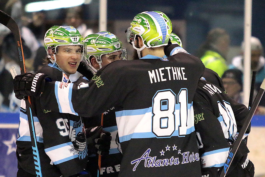 Die IceFighters Leipzig haben die Serie gegen Duisburg gewonnen. Die IceFighters Leipzig haben die Serie gegen Duisburg gewonnen.