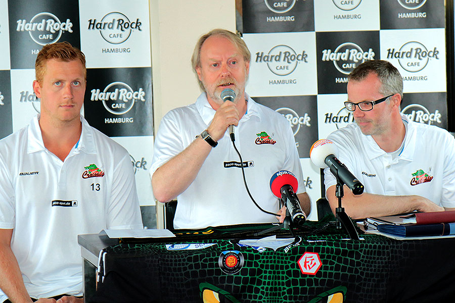 Christoph Schubert, Pressesprecher Nils Abraham, Sportdirektor Sven Gsch.