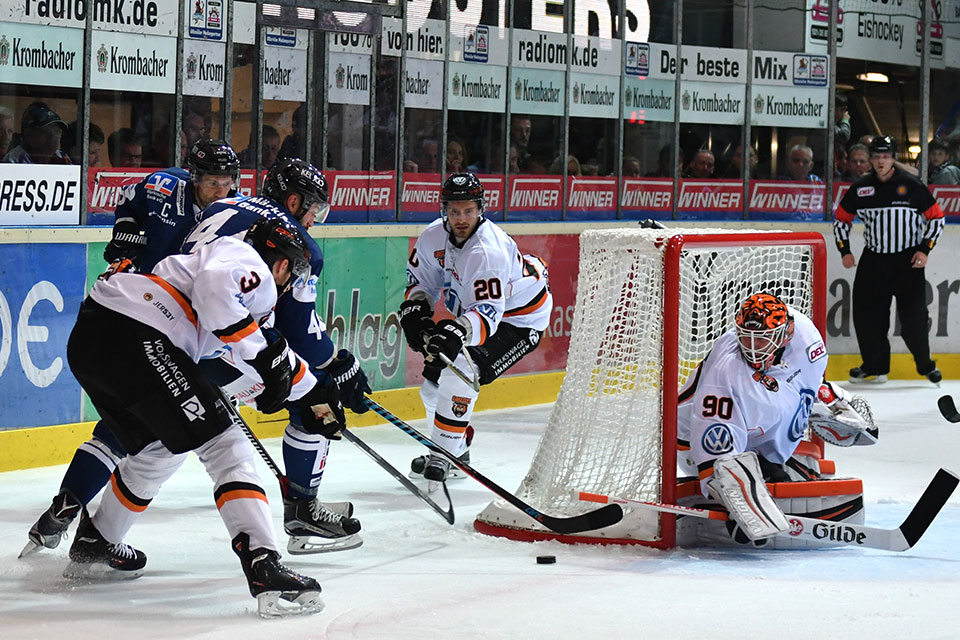 Die Roosters verloren gegen Wolfsburg mit 1:6.