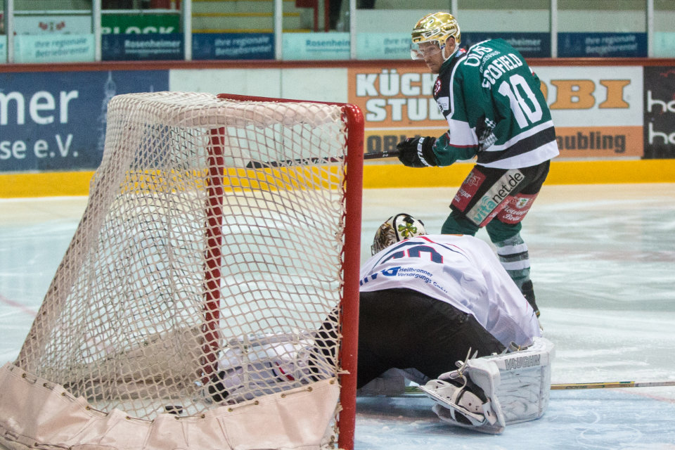 Rosenheims Tyler Scofield trifft gegen Heilbronn.