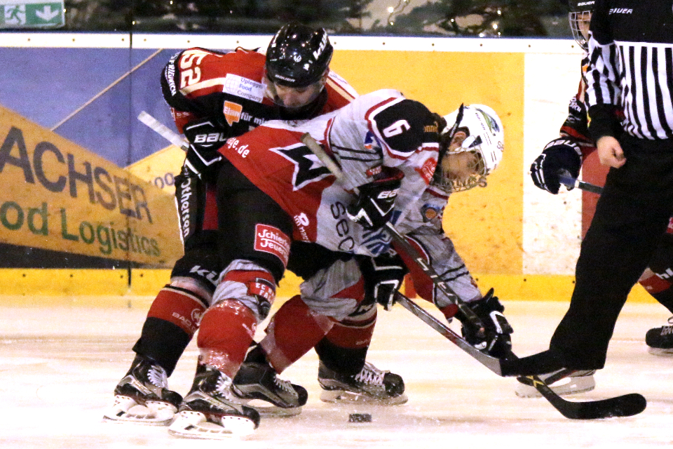 Spielszene Hannover Scorpions gegen Harzer Falken. Spielszene Hannover Scorpions gegen Harzer Falken.