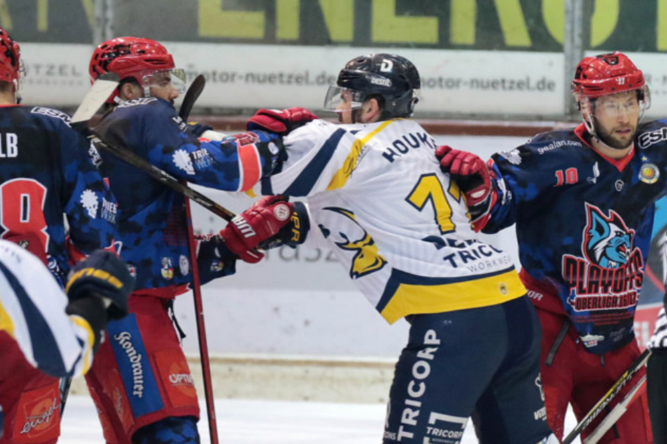 Handfeste Auseinandersetzung beim Spiel Selb gegen Tilburg.