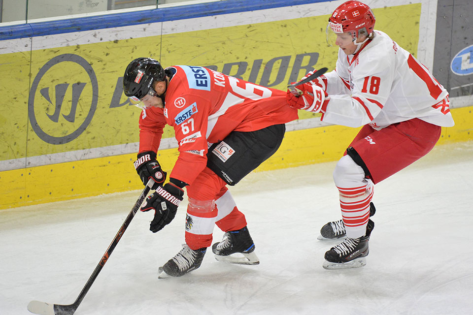 sterreichs Konstantin Komarek gegen Dnemarks Jonas Rondbjerg.