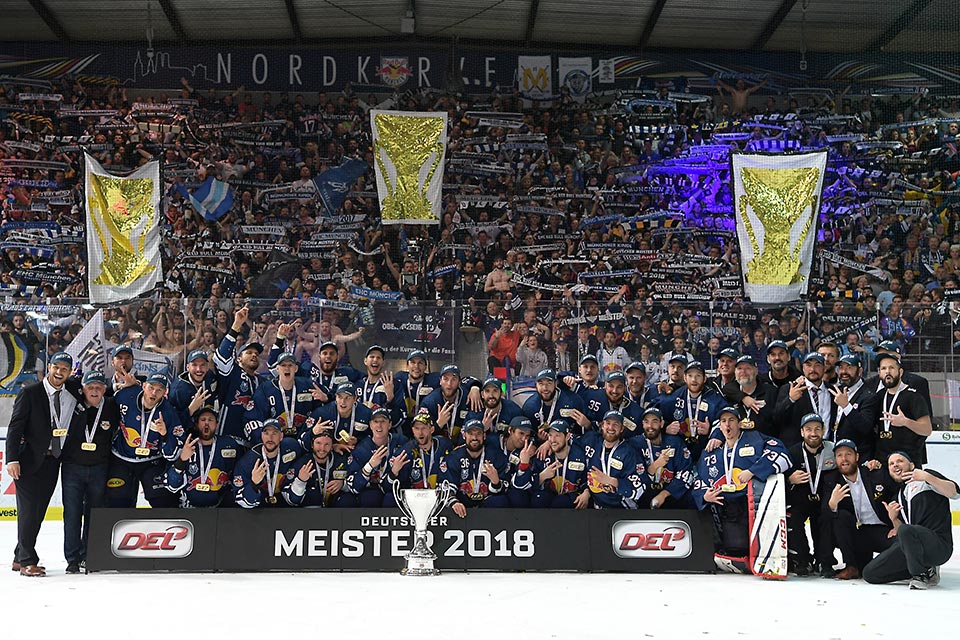 DEL-Champion EHC Red Bull München. DEL-Champion EHC Red Bull München.