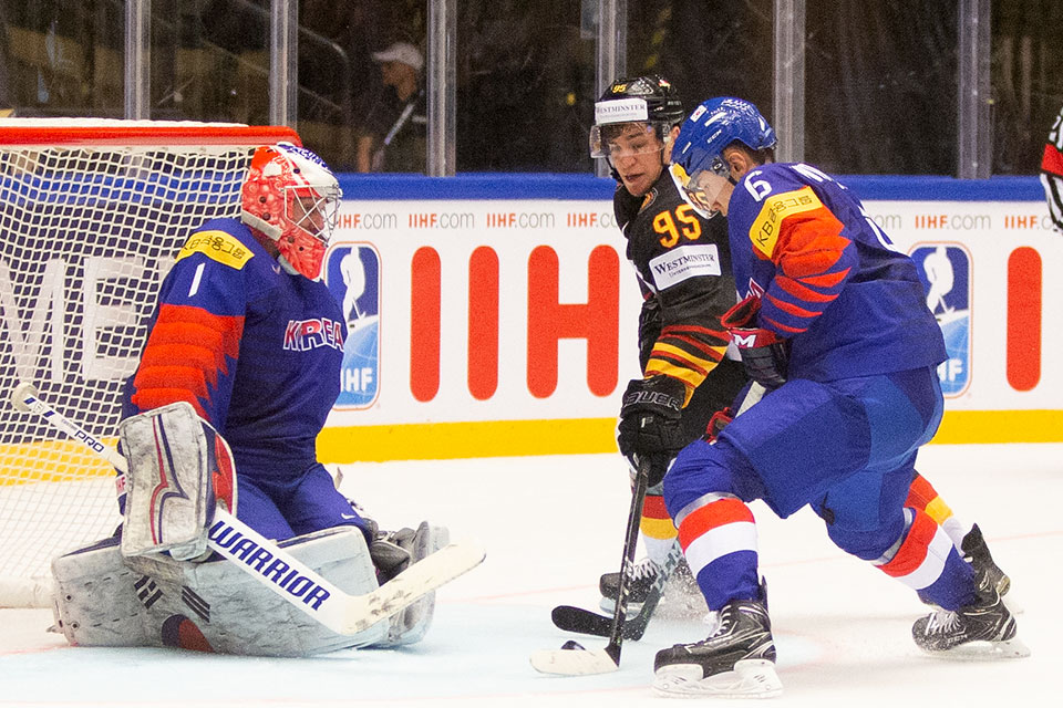 Frederik Tiffels gegen Südkoreas Wonjun Kim. Frederik Tiffels gegen Südkoreas Wonjun Kim.
