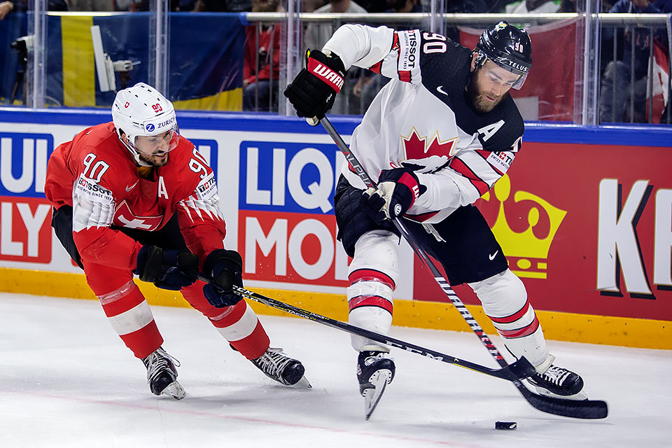 Duell der beiden 90er: Roman Josi (Schweiz) gegen Ryan O'Reilly (Kanada).