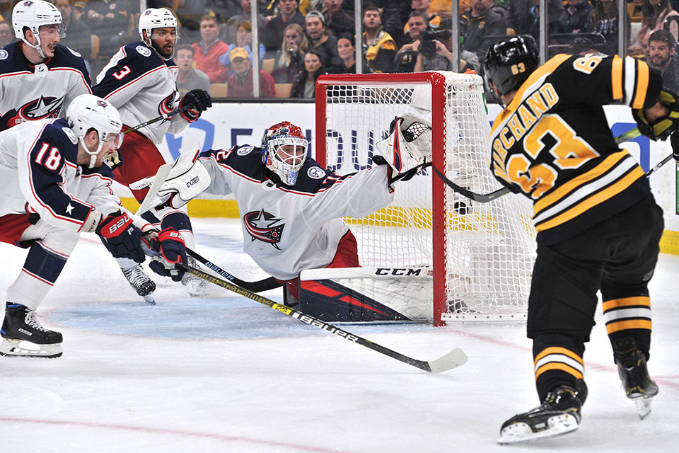 Brad Marchand trifft zum 2:0 fr Boston.