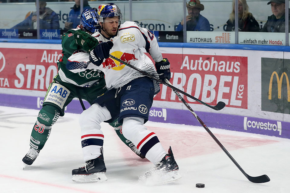 Patrick McNeil (Augsburg) gegen Frank Mauer (München).