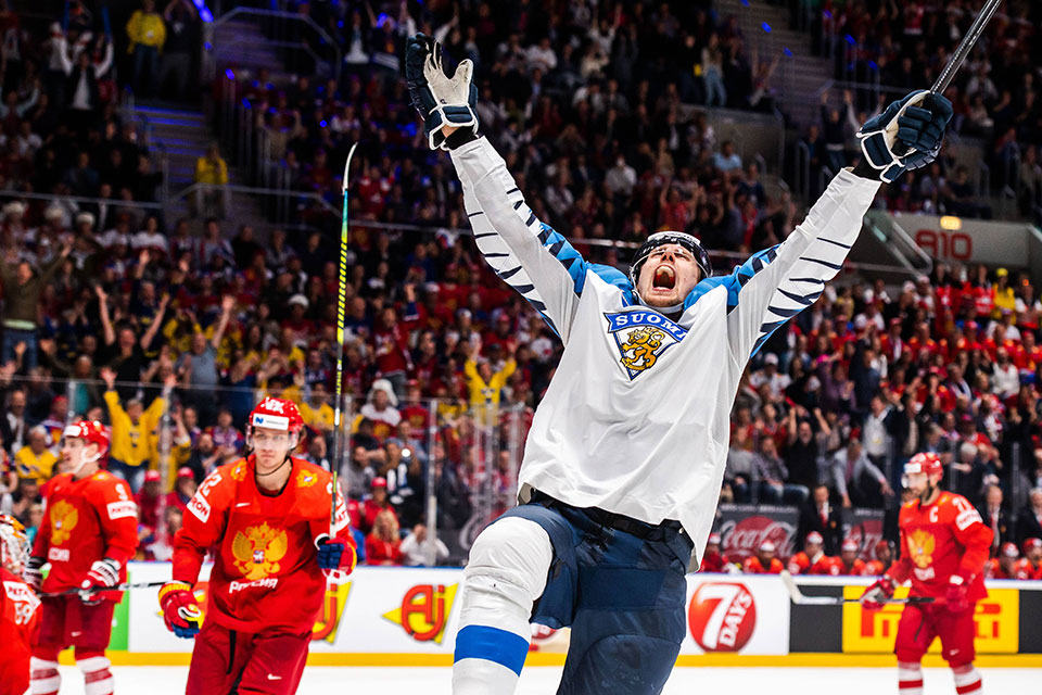 Marko Anttila bejubelt sein Tor gegen Russland.