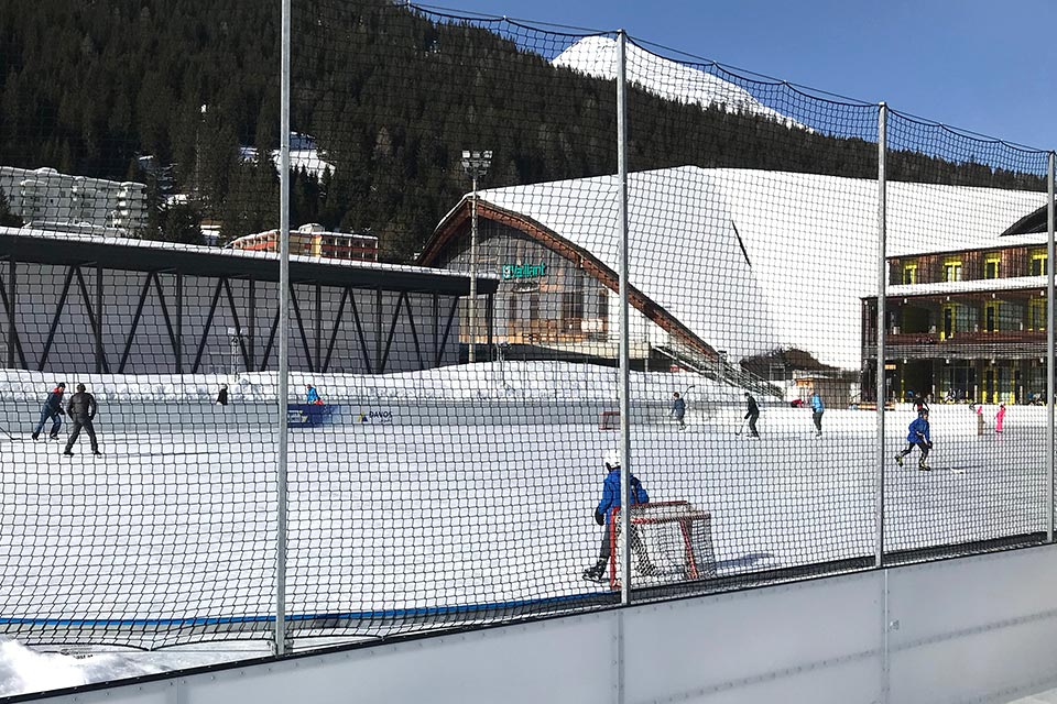 Die Vaillant Arena in Davos. Die Vaillant Arena in Davos.