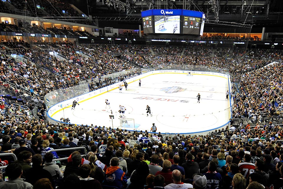 In der NHL wird auf kleineren Eisflchen gespielt.