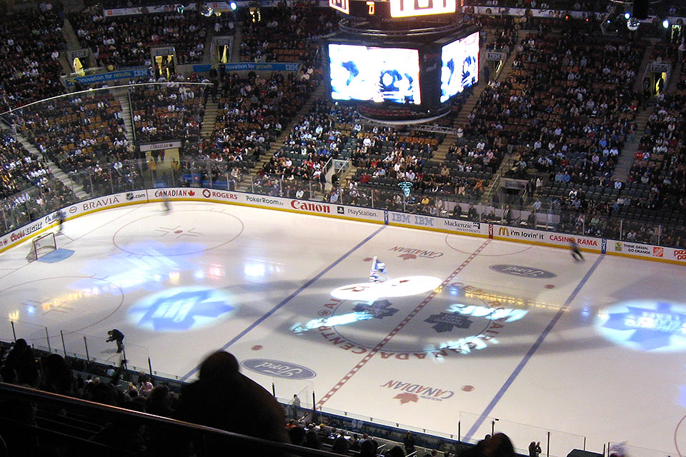 In der Scotiabank Arena in Toronto könnte die NHL-Saison fortgesetzt werden. In der Scotiabank Arena in Toronto könnte die NHL-Saison fortgesetzt werden.