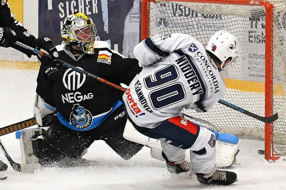 Chad Niddery trifft fr die Indians in Leipzig zum 6:1.