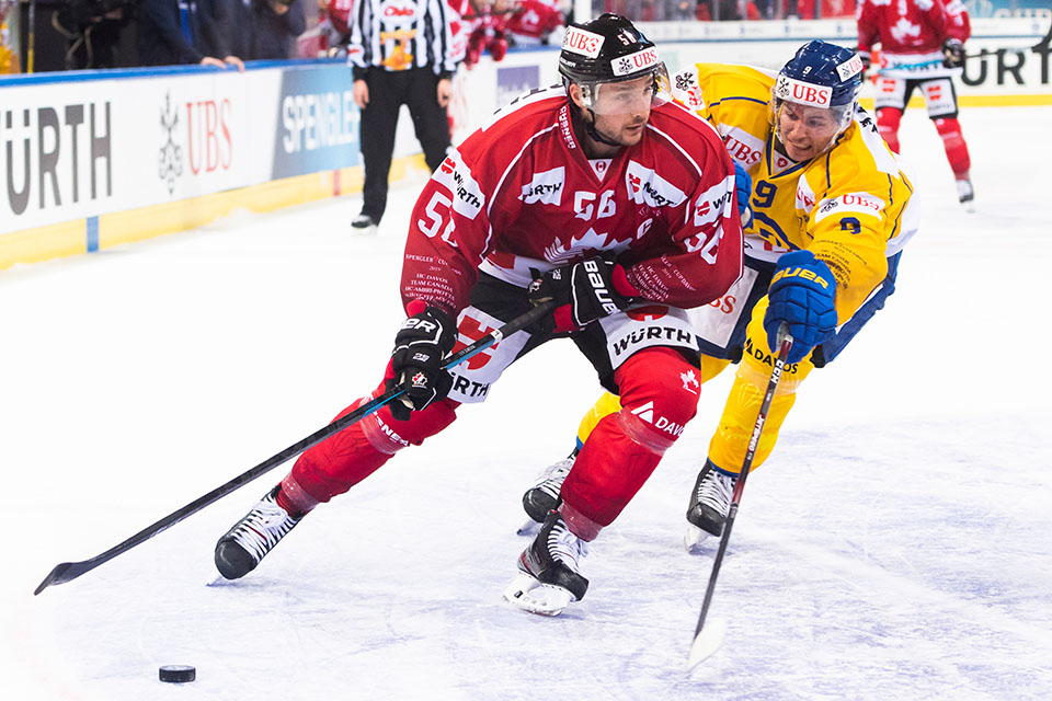 Maxim Noreau (Canada) gegen Tino Kessler (Davos)