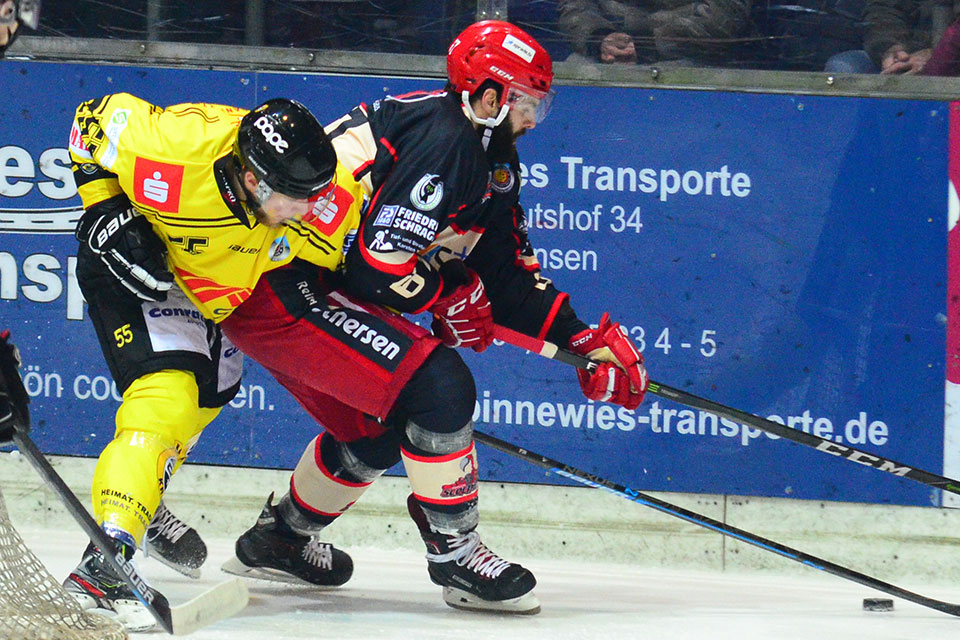 Spielszene Hannover Scorpions gegen Krefeld. Spielszene Hannover Scorpions gegen Krefeld.