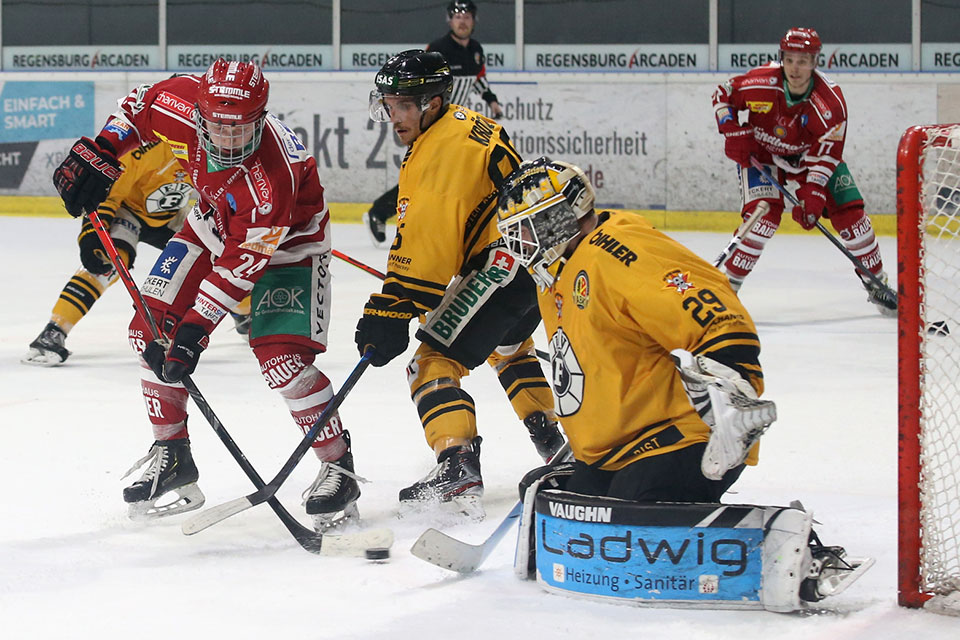 Spielszene Regensburg gegen Füssen. Spielszene Regensburg gegen Füssen.