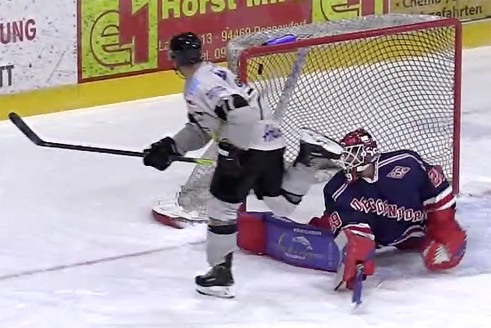 Tyler Gron mit dem Siegtreffer im Penaltyschießen. Tyler Gron mit dem Siegtreffer im Penaltyschießen.