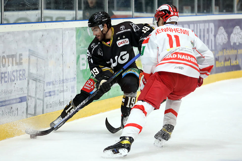 Spielszene Ravensburg gegen Bad Nauheim. Spielszene Ravensburg gegen Bad Nauheim.