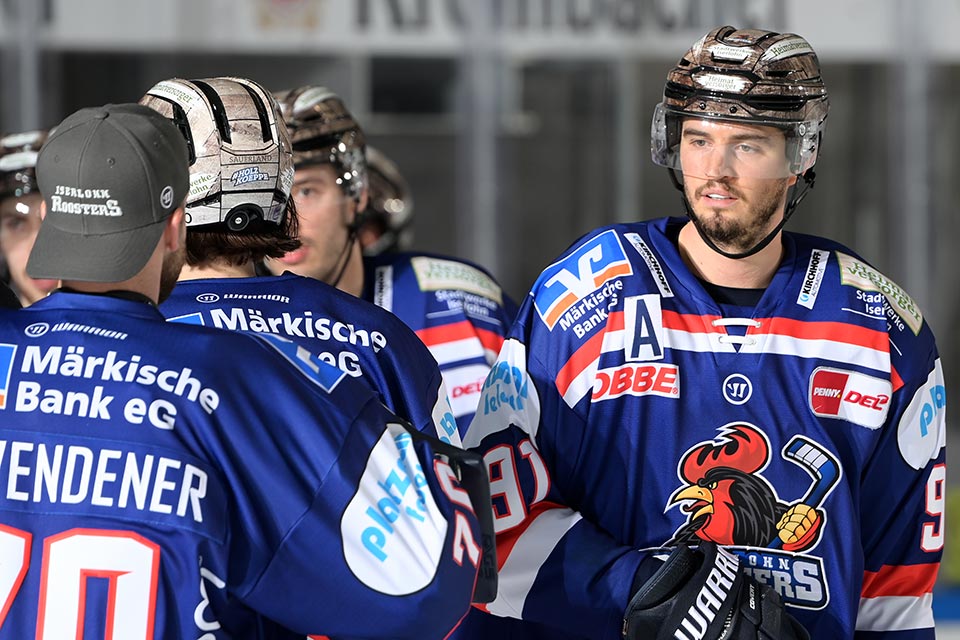 Die Roosters feiern ihren dritten Sieg im vierten Spiel.