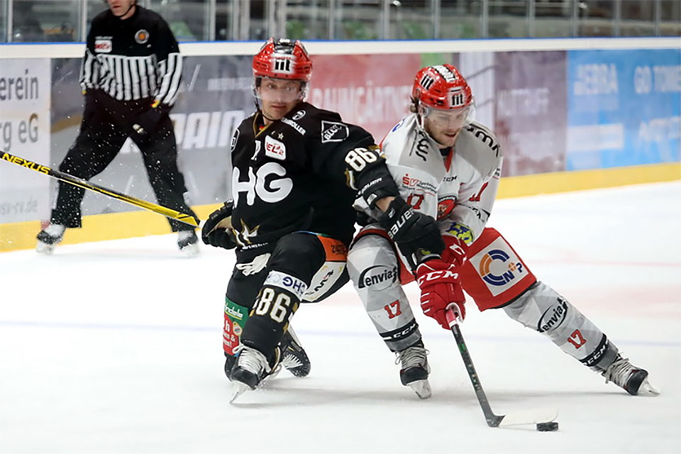 Spielszene Ravensburg gegen Crimmitschau.