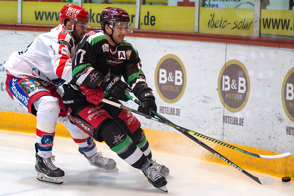 Spielszene Rosenheim gegen Selb. Spielszene Rosenheim gegen Selb.
