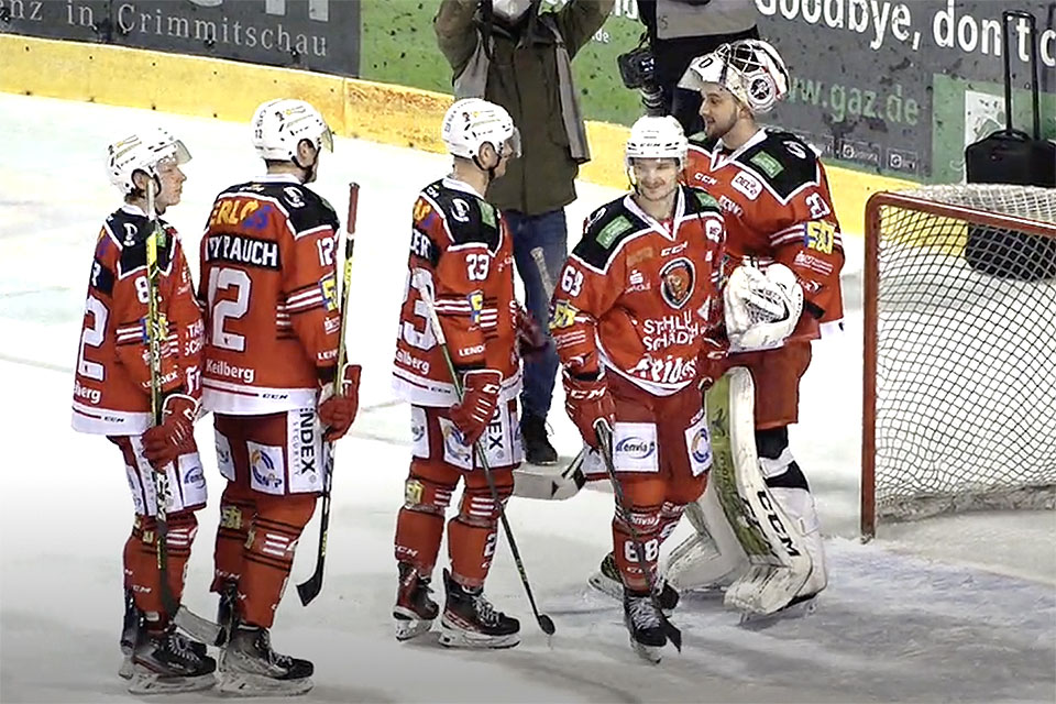 Eispiraten Torh�ter Christian Schneider blieb gegen Selb ohne Gegentor.