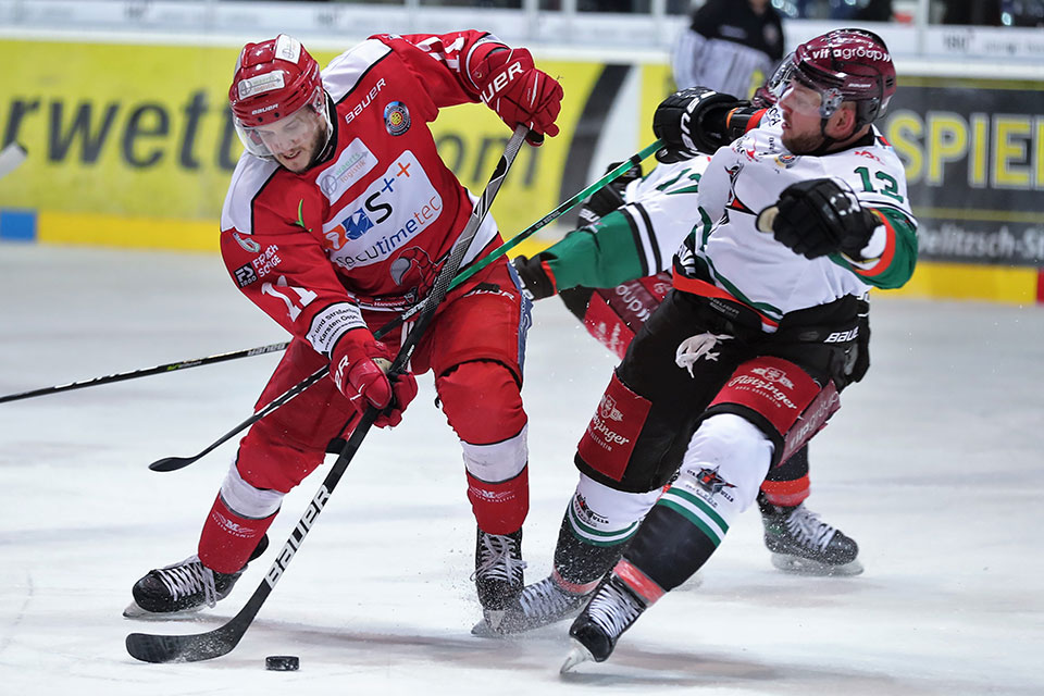 Spielszene Scorpions gegen Rosenheim. Spielszene Scorpions gegen Rosenheim.