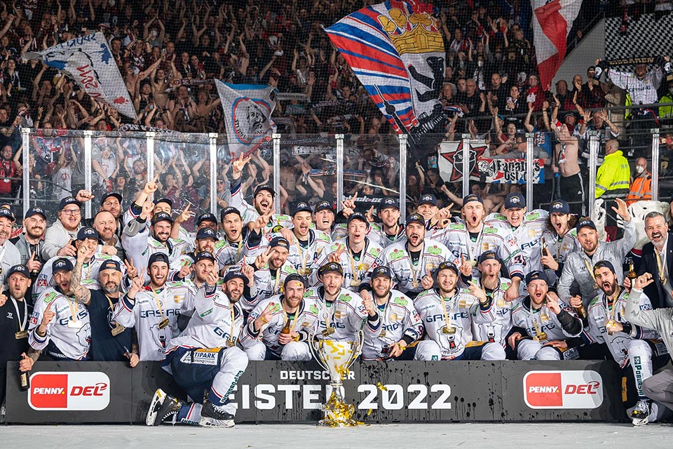 Das Meisterfoto der Eisbären in München. Das Meisterfoto der Eisbären in München.