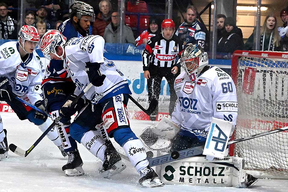 Spielszene Iserlohn gegen Schwenningen.
