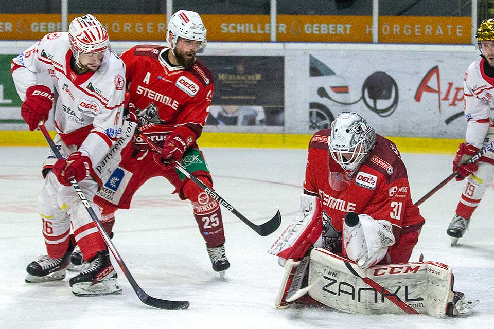 Spielszene Regensburg gegen Bad Nauheim.