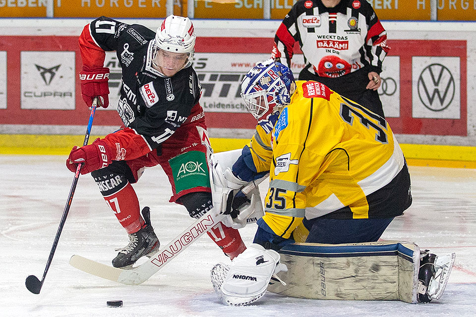 Spielszene Regensburg gegen Bayreuth.