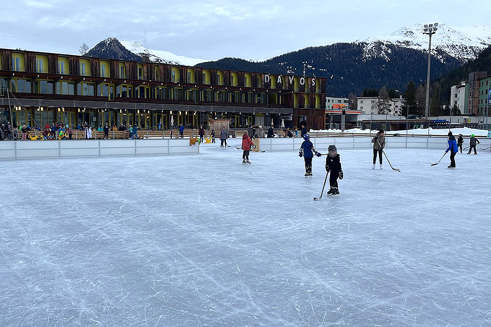 Das Eissportzentrum in Davos.