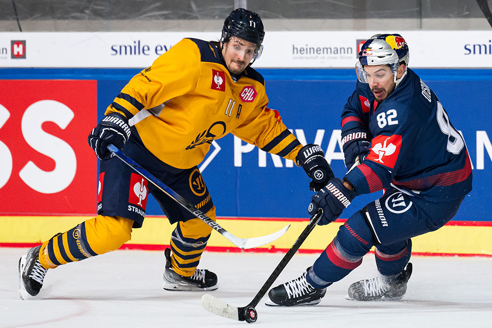 Tarmo Reunanen von Lukko Rauma und Christopher DeSousa von Red Bull Mnchen.