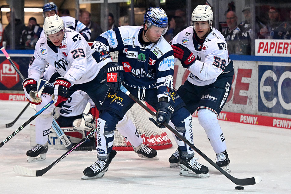 Spielszene Iserlohn gegen Mannheim.