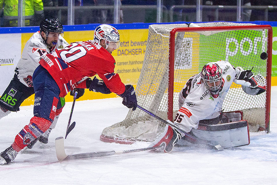Spielszene Hannover Indians gegen Scorpions. Spielszene Hannover Indians gegen Scorpions.