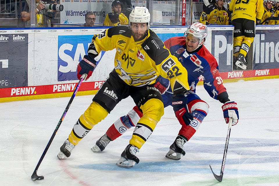 Spielszene Mannheim gegen N�rnberg.