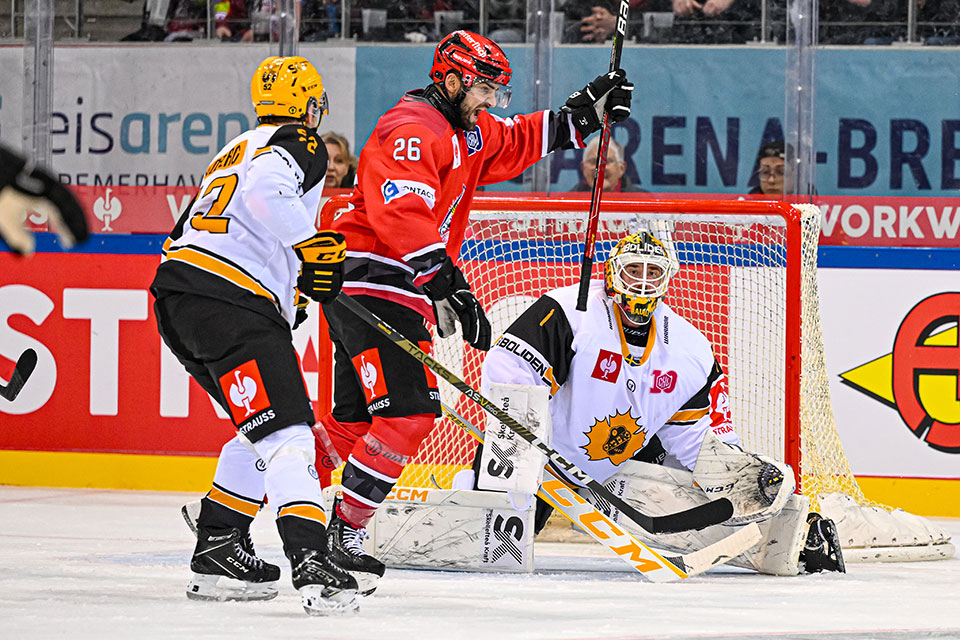 Fünf Tore konnten die Pinguins bejubeln. Fünf Tore konnten die Pinguins bejubeln.