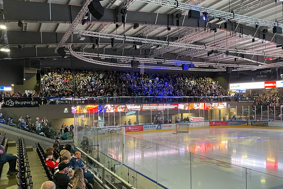 Die Fans in Kassel freuen sich auf das Duell mit den Dresdner Eisl�wen.