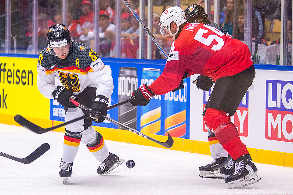 Gastgeber Deutschland trifft zum WM-Auftakt auf Vizeweltmeister Schweiz.