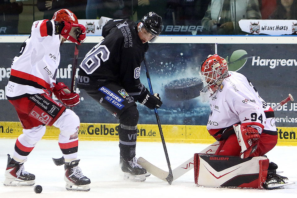 Spielszene Duisburg gegen die Hannover Scorpions.