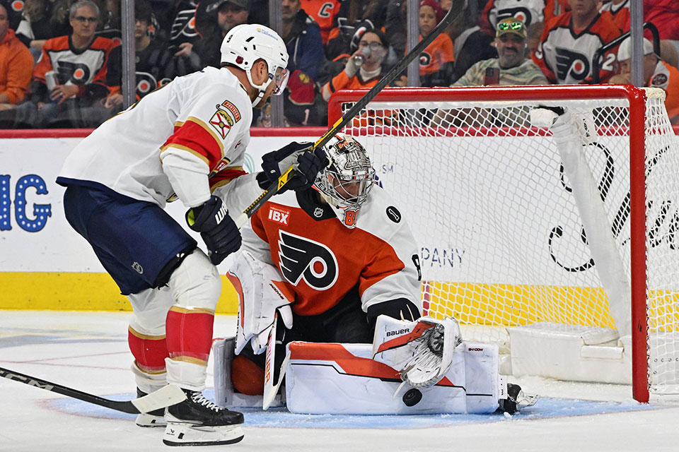 Sam Bennett gegen Dan Vladar.