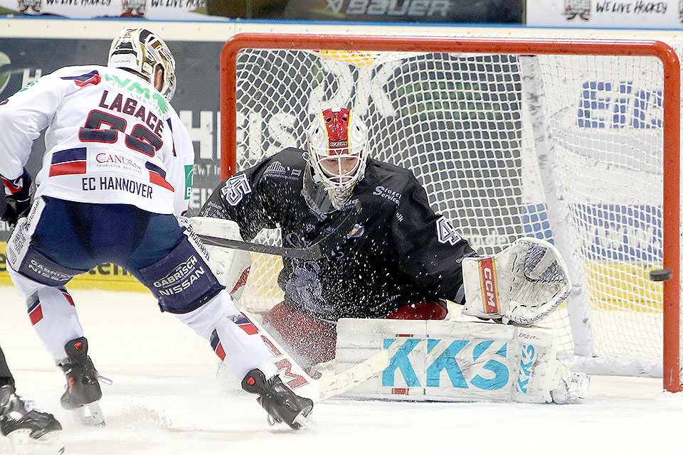 Spielszene Duisburg gegen Hannover Indians.